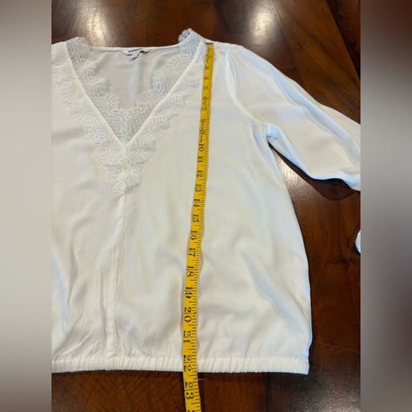 White Lace Blouse, by Express, size S/P - Picture 9 of 9